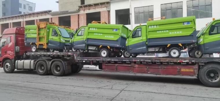 雄獅重工環(huán)衛(wèi)車批量交付信陽市淮濱縣，助力打好攻堅(jiān)戰(zhàn)
